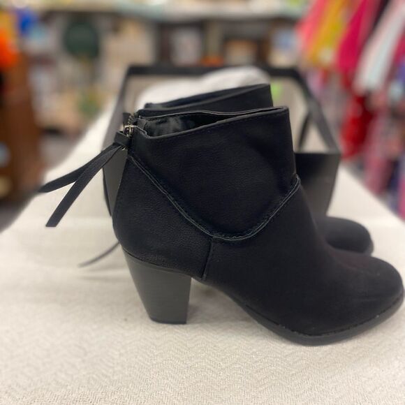 Sears Ladies 7.5 Black  heel Bootie - Picture 4 of 8